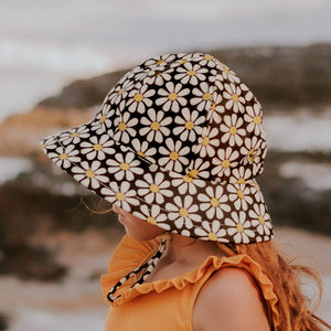 Open image in slideshow, Swim Ponytail Bucket Hat | Daisy
